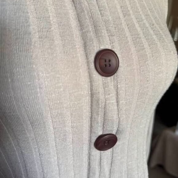 TAN CROP SWEATER - Picture 2 of 3